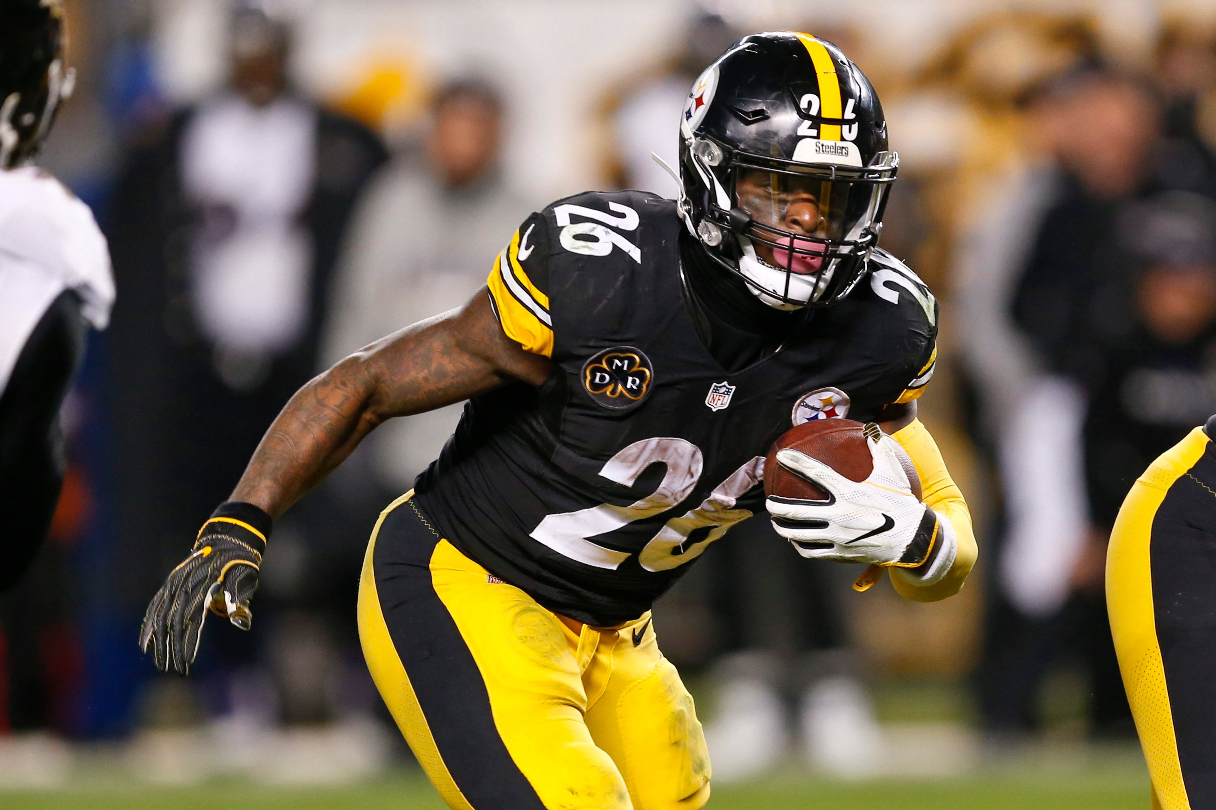 Le Veon Bell I ll Retire If The Steelers Franchise Tag 